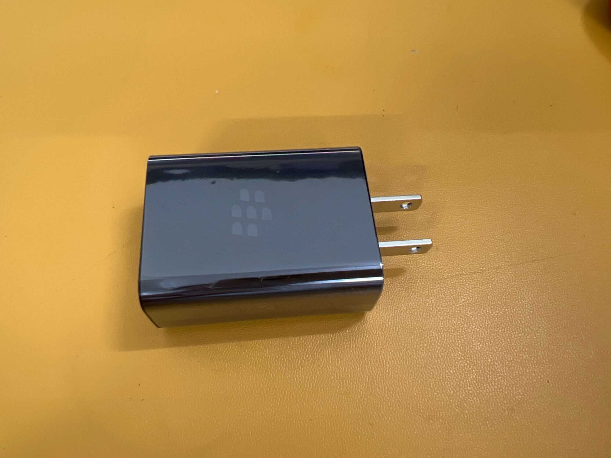 Củ sạc blackberry chínn hãng hỗ trợ sạc nhanh key2- key2 le. qc 3.0