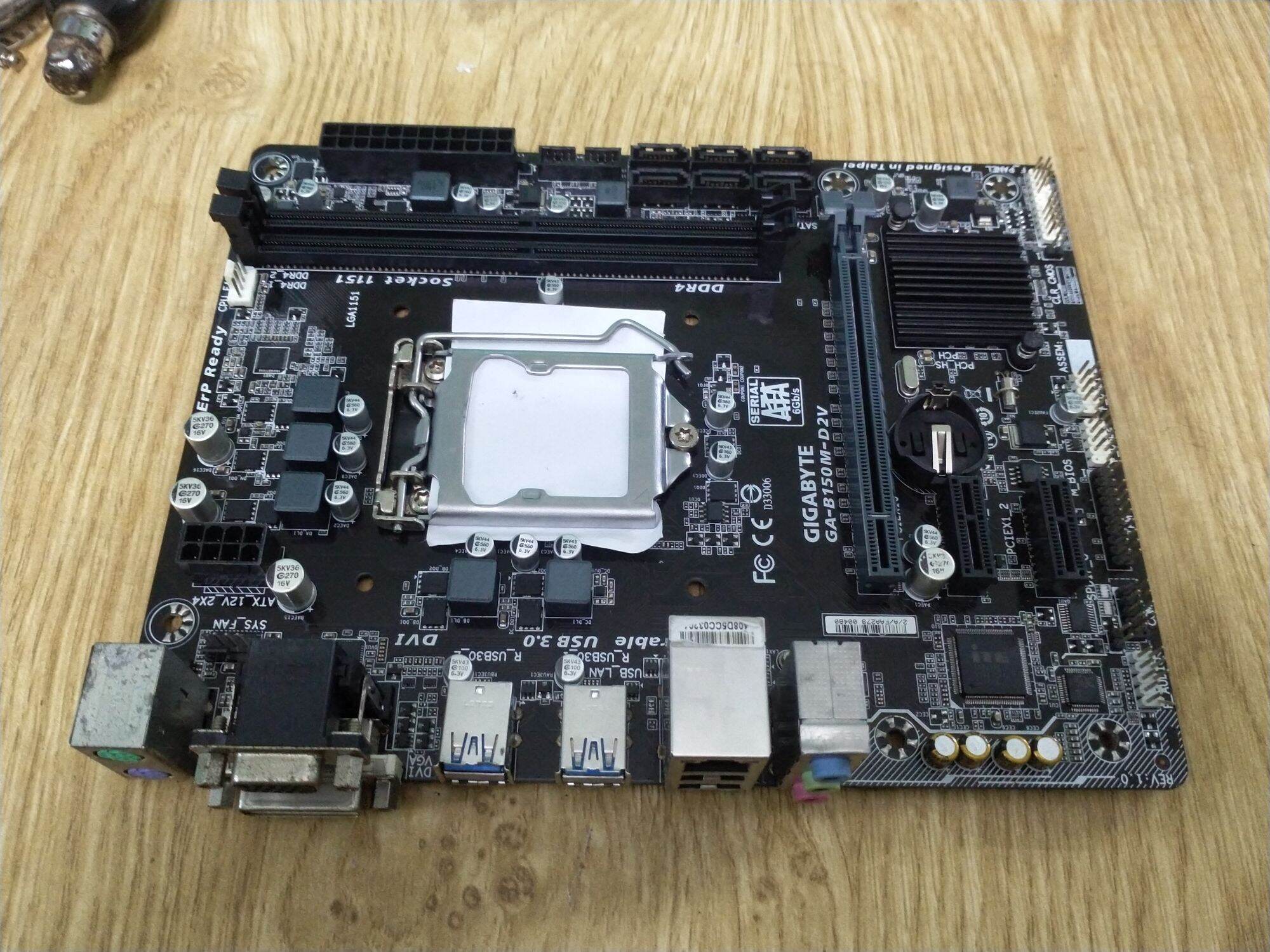 mainboard gigabyte b150M -d2v ram Ddr4