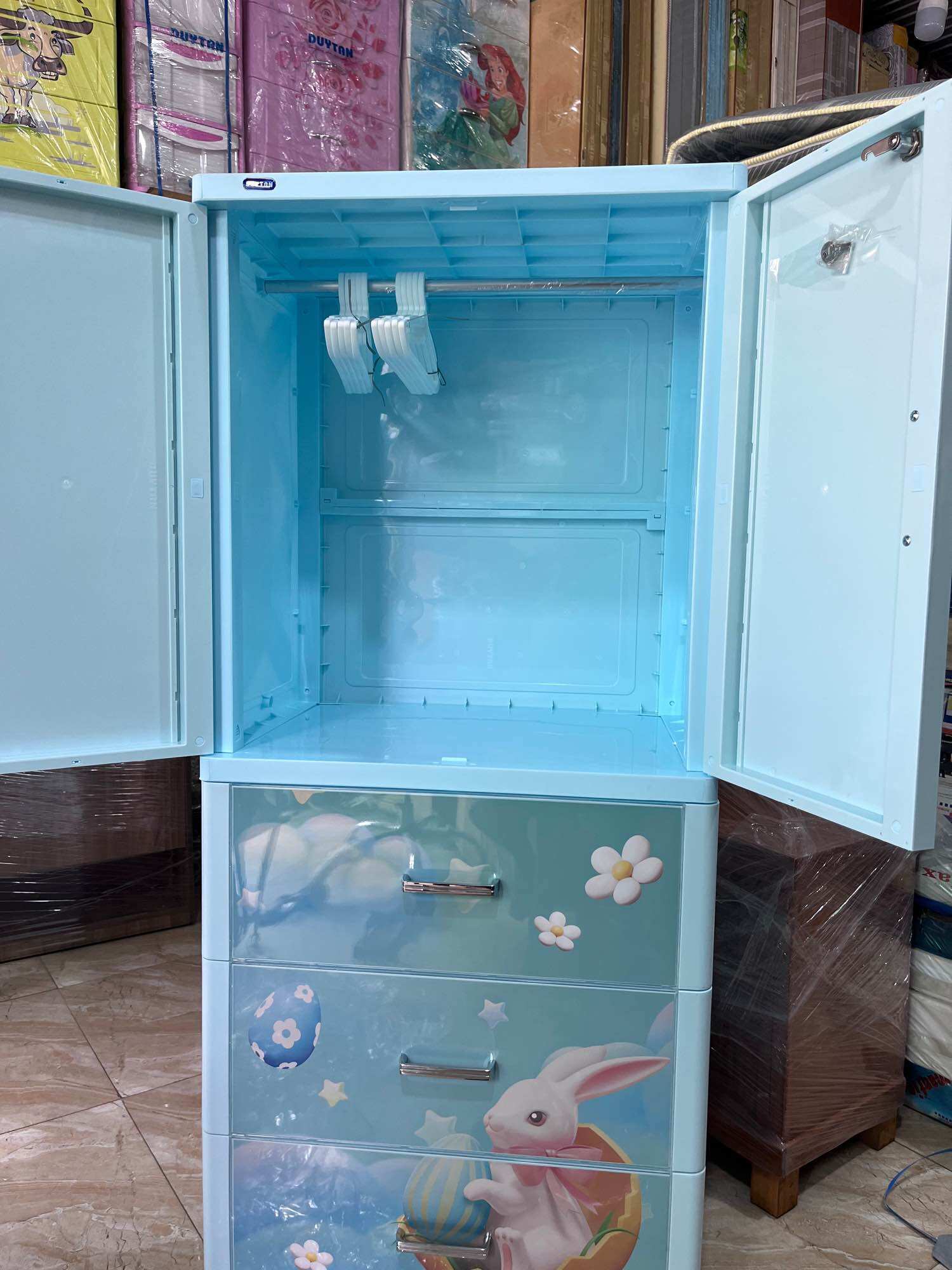 Tủ nhựa Duy Tân wing 2 cánh 3 ngăn