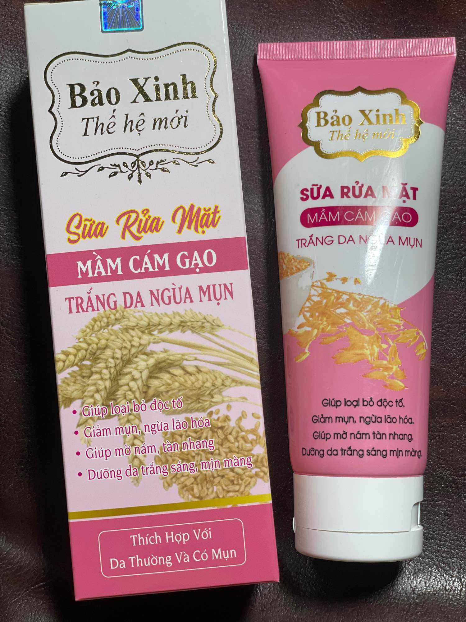 sữa rửa mặt trắng da ngừa mụn mầm gạo