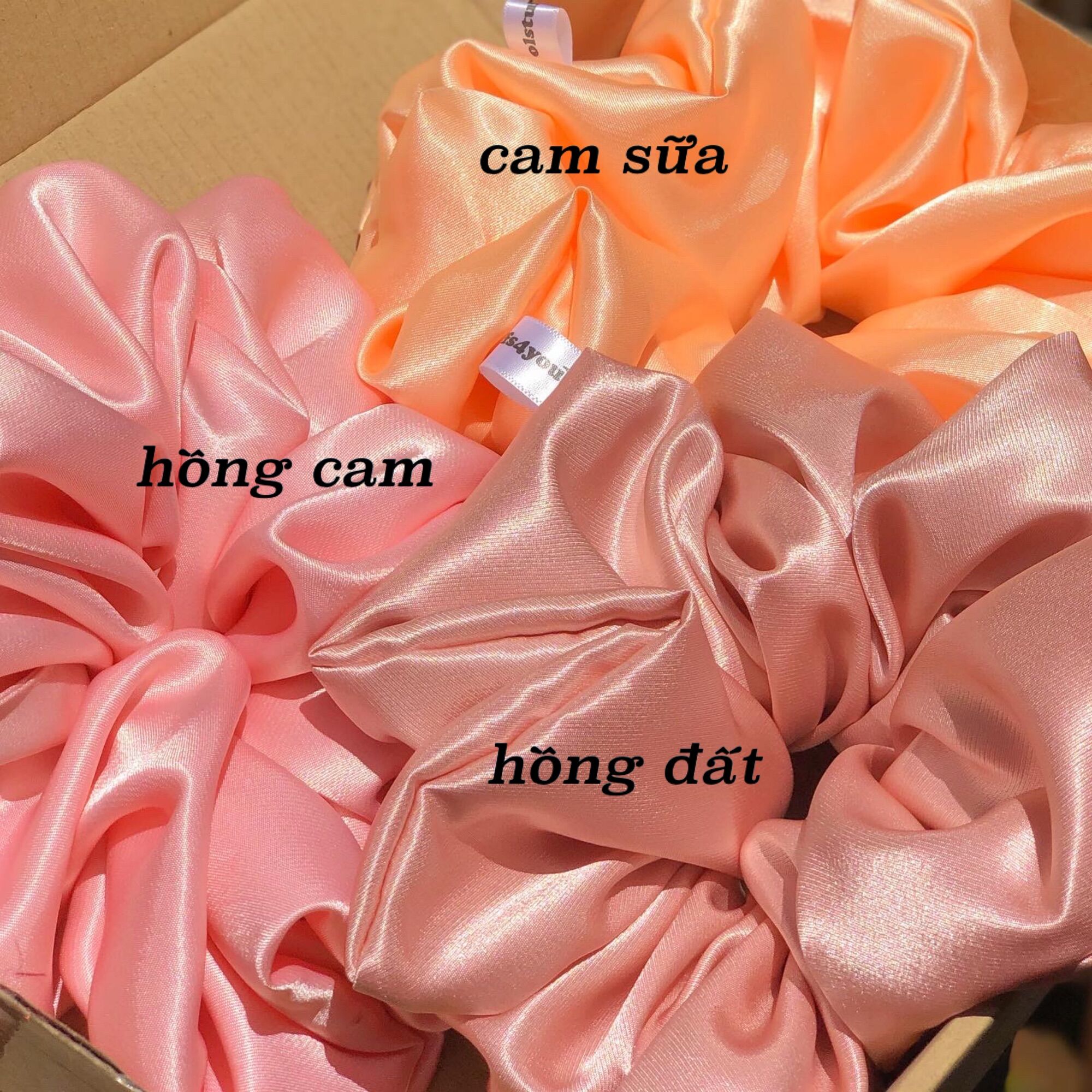 Buộc Tóc Scrunchies Lụa Mịn Bigsize Siêu To {Bảng Màu Lụa Bigsize}