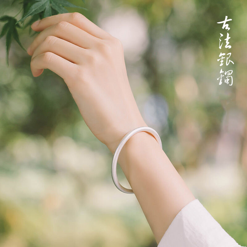 Vòng Tay Bằng Bạc Cổ Pháp Đổi Vận Chiêu Tài Vòng Tay Bình An Thiết Kế Thiểu Số Đơn Giản Mài Cát Cổ Điển Cho Nữ Quà Tặng Bạc Nguyên Chất S999