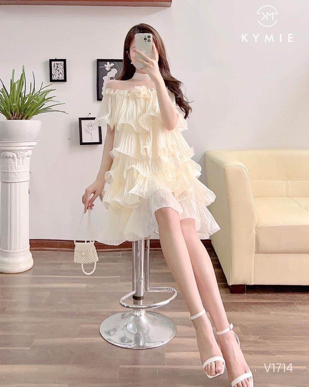 Đầm cổ yếm xếp tầng hoa cổ xinh xắn