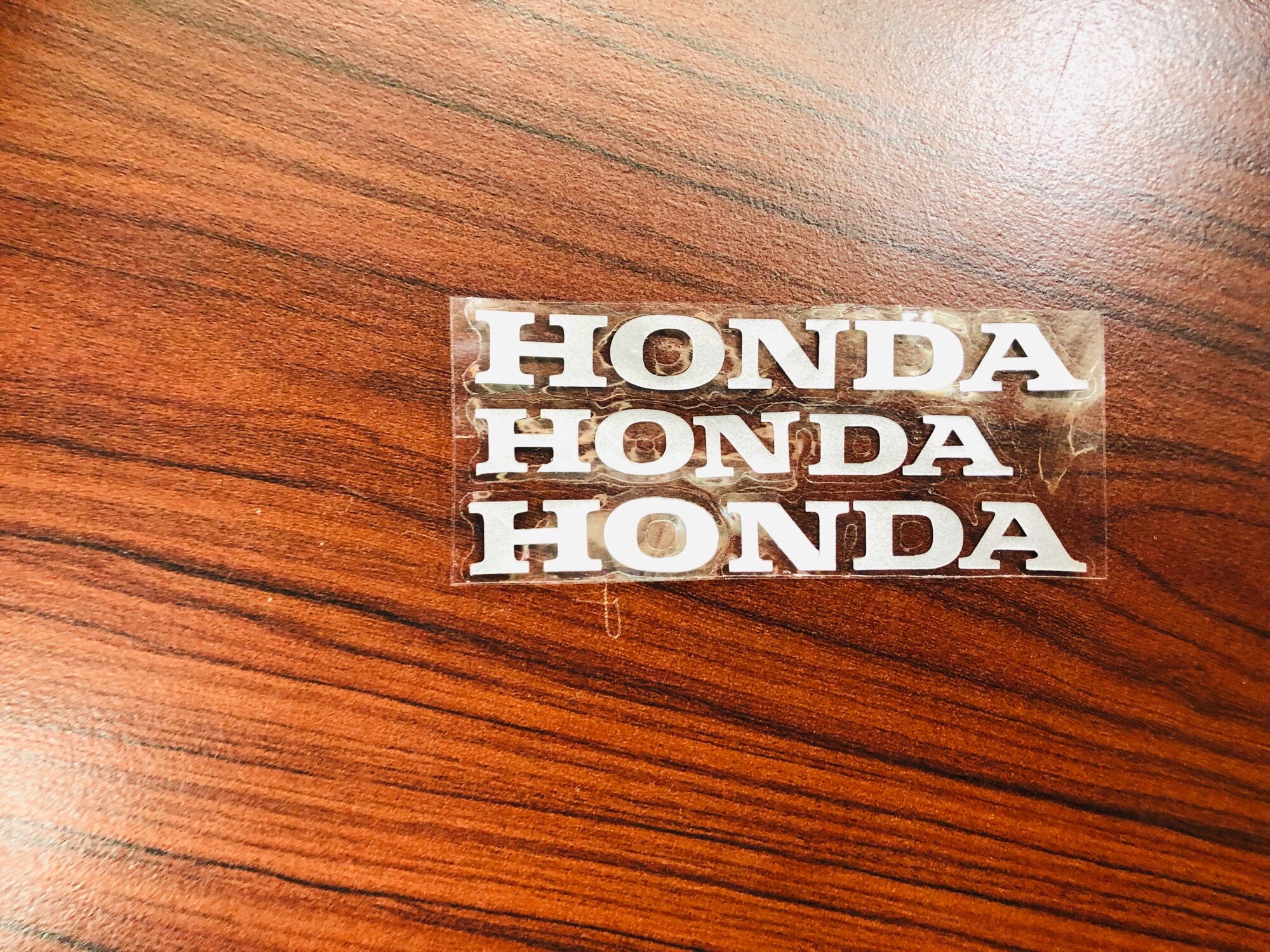 Chữ honda bửng vision bạc decal