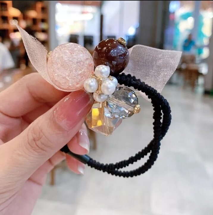 Cột tóc đính đá pha lê sang trọng phong cách Hàn Quốc