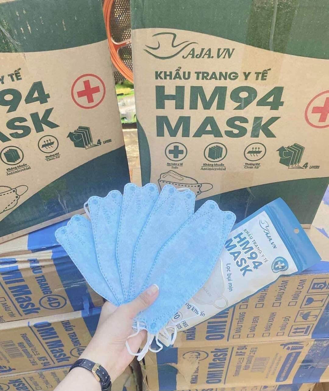 thùng 300 khẩu trang HM94