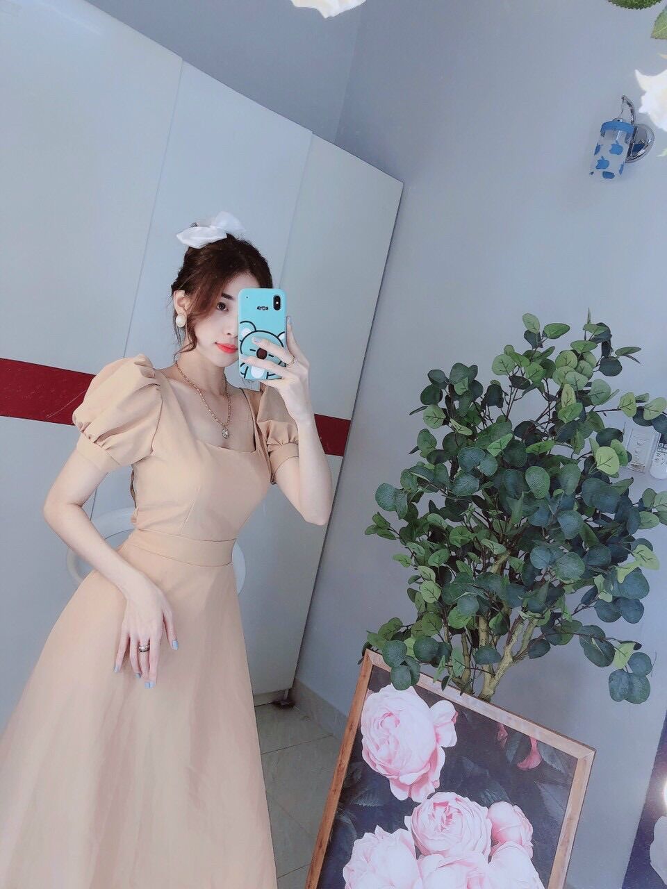 ĐẦM XOÈ CỔ VUÔNG TAY PHỒNG.