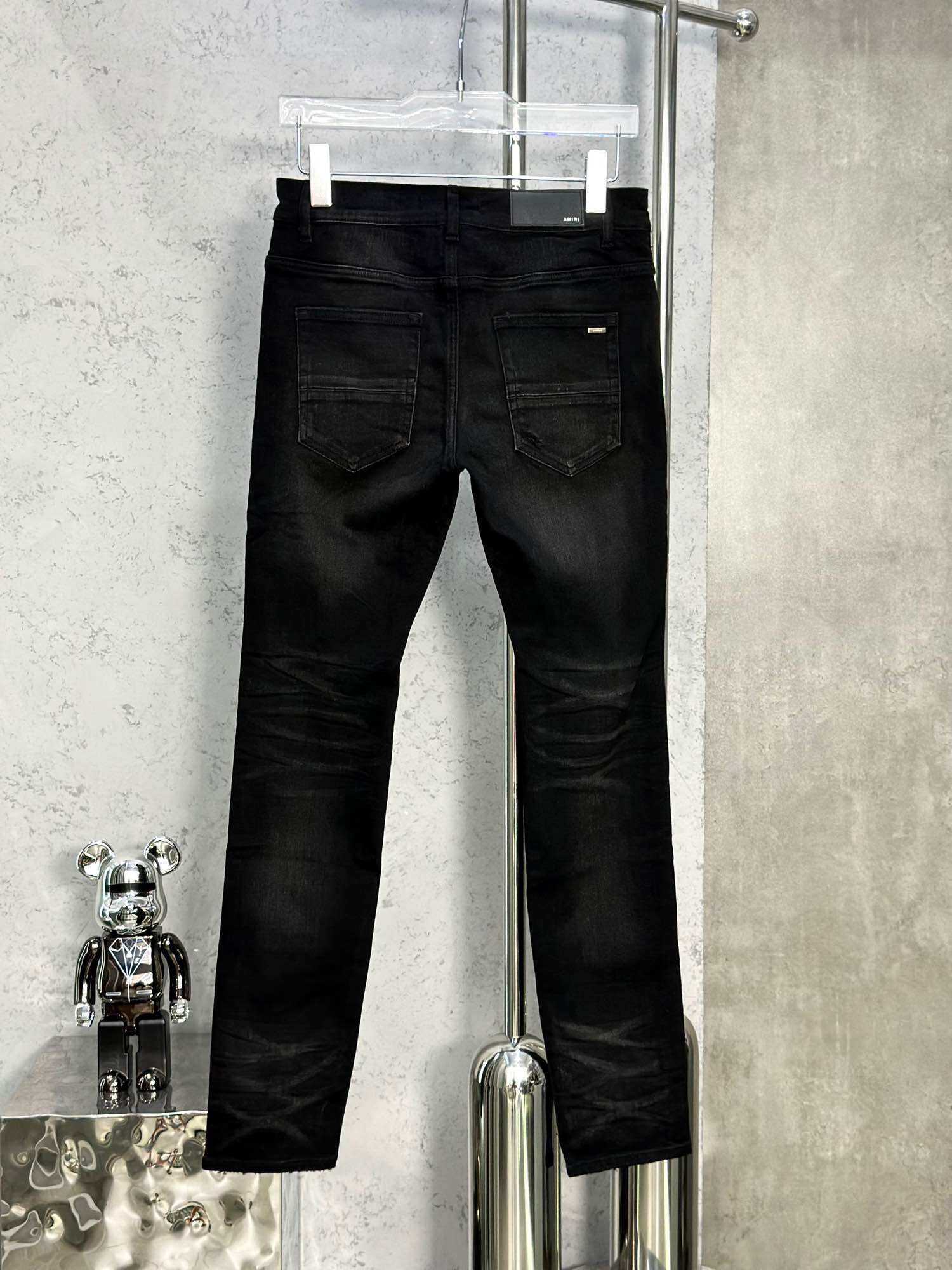 Quần jeans nam 𝔸𝕄𝕀ℝ𝕀 rách gối siêu cấp