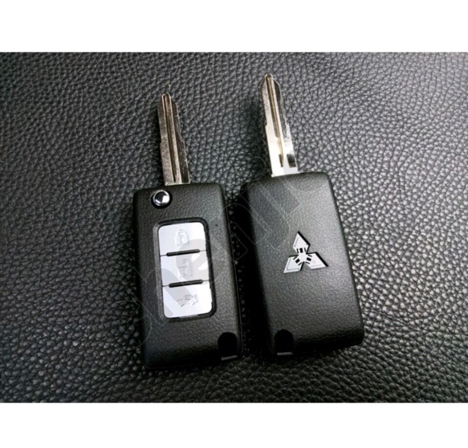 Vỏ độ gập chìa khóa xe Mitshubishi Triton, Attrage , Xpander , Outlander