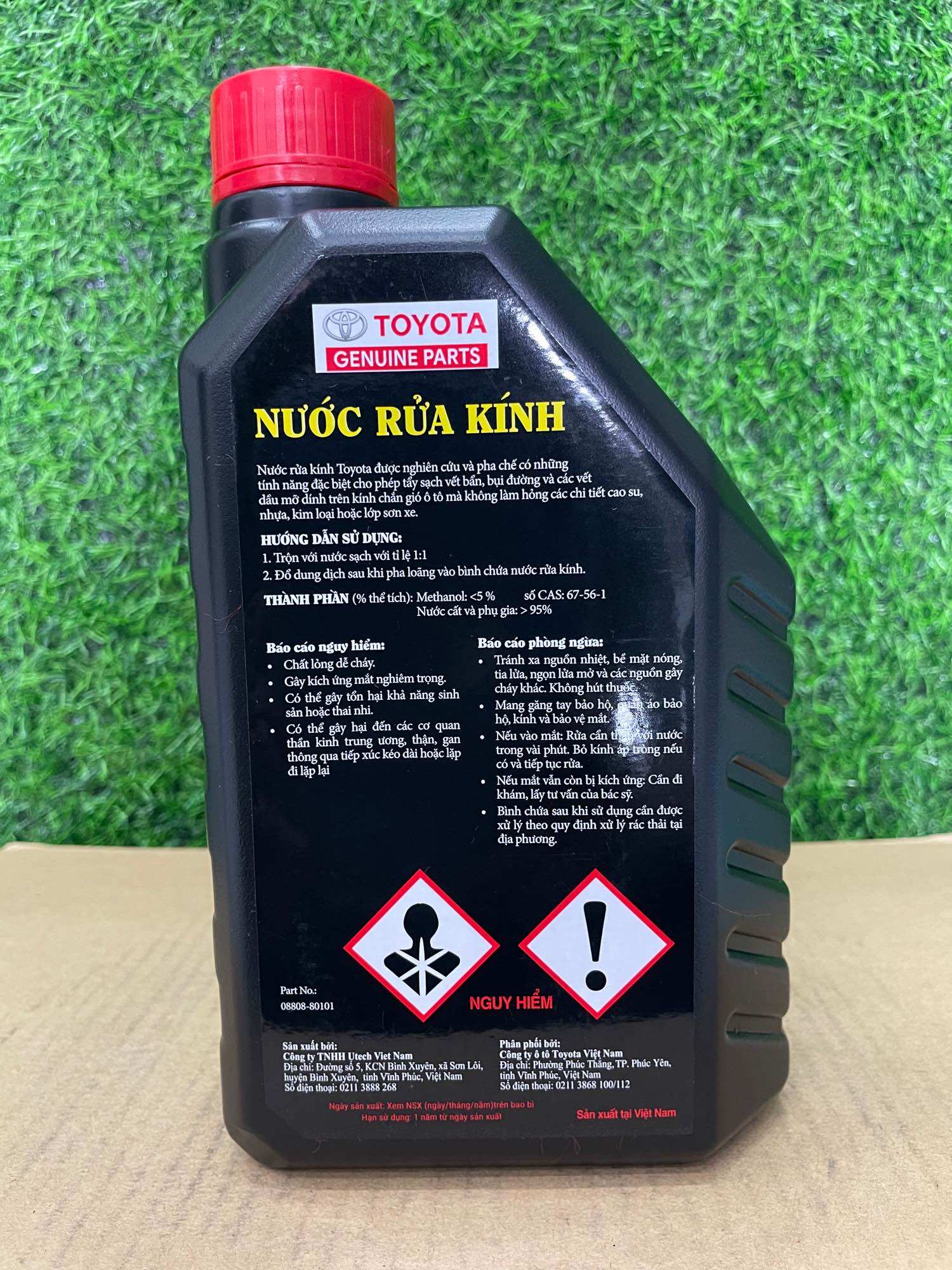 [ Hàng Chính Hãng TOYOTA ] Nước Rửa Kính Toyota Siêu Sạch (1Lít)
