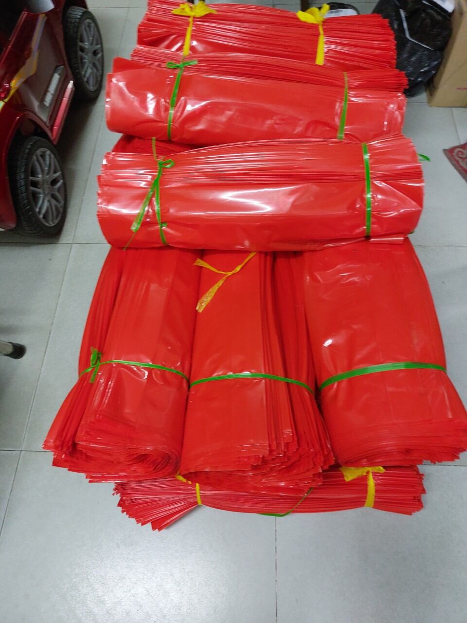 Túi đựng quà PE màu đỏ 40x60cm không in lốc 1 kg