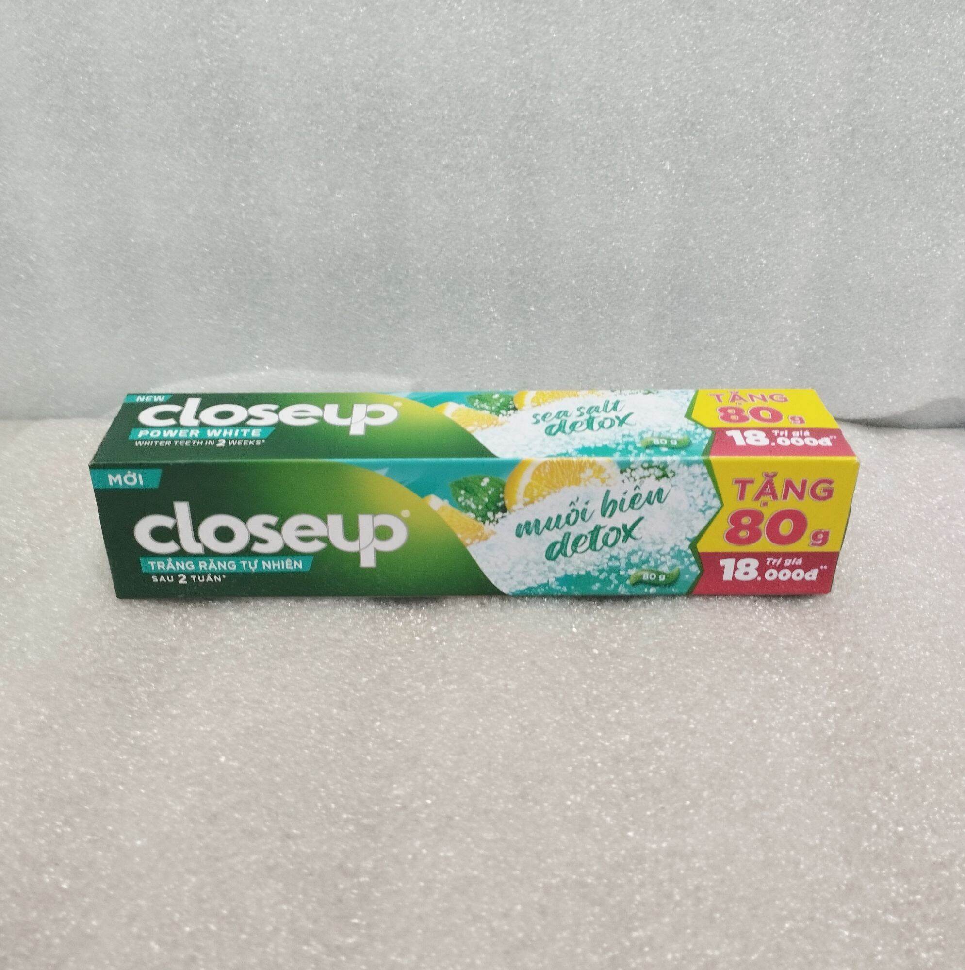 (HCM) Kem đánh răng closeup chanh & muối biển detox cây 80g