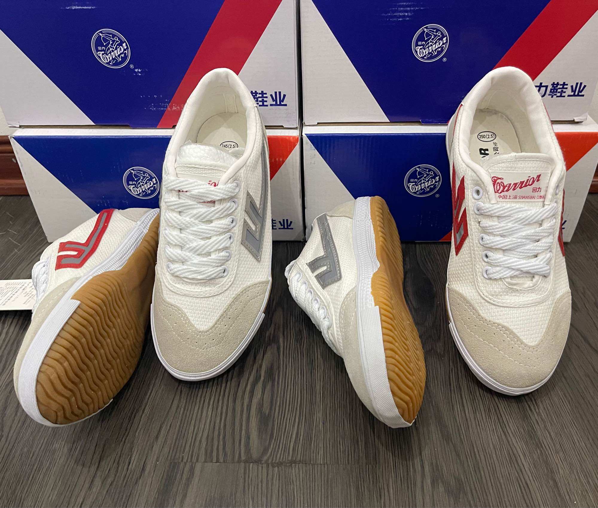 Giày Bata Phủi Warrior 56H ShangHai chính hãng (Logo phản quang Đỏ,Bạc)