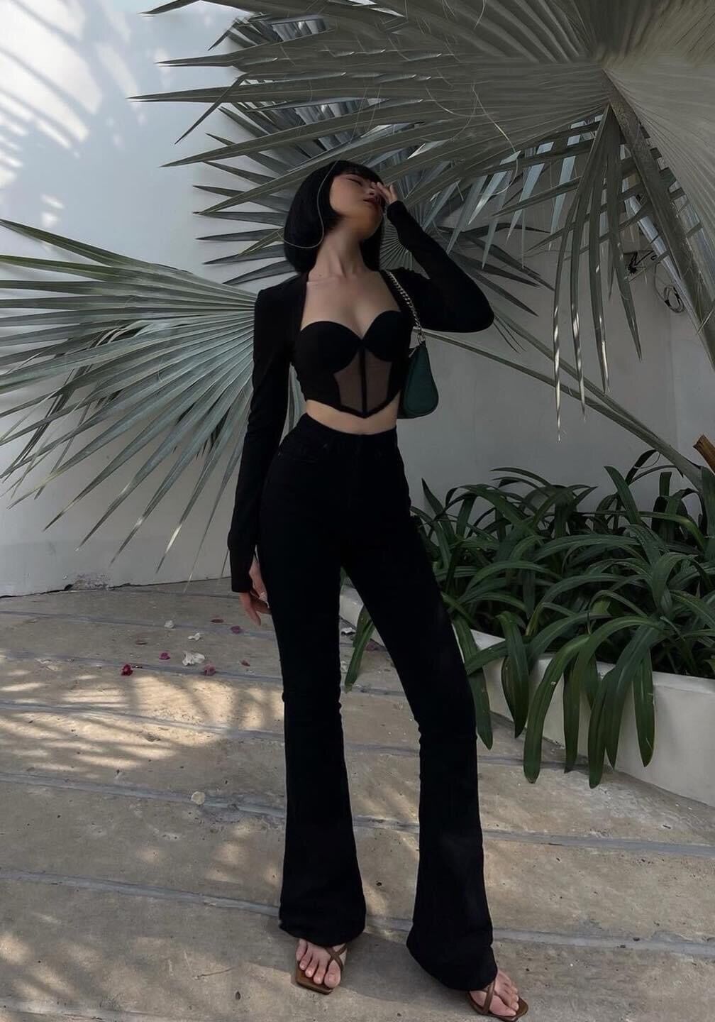 Áo corset dài tay màu đen