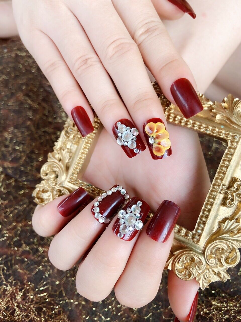 [Tặng Tai Nghe Điện Thoại Cho Đơn 350K ] Bộ 24 Móng Tay Giả Đính Đá Kèm Keo Và Dũa