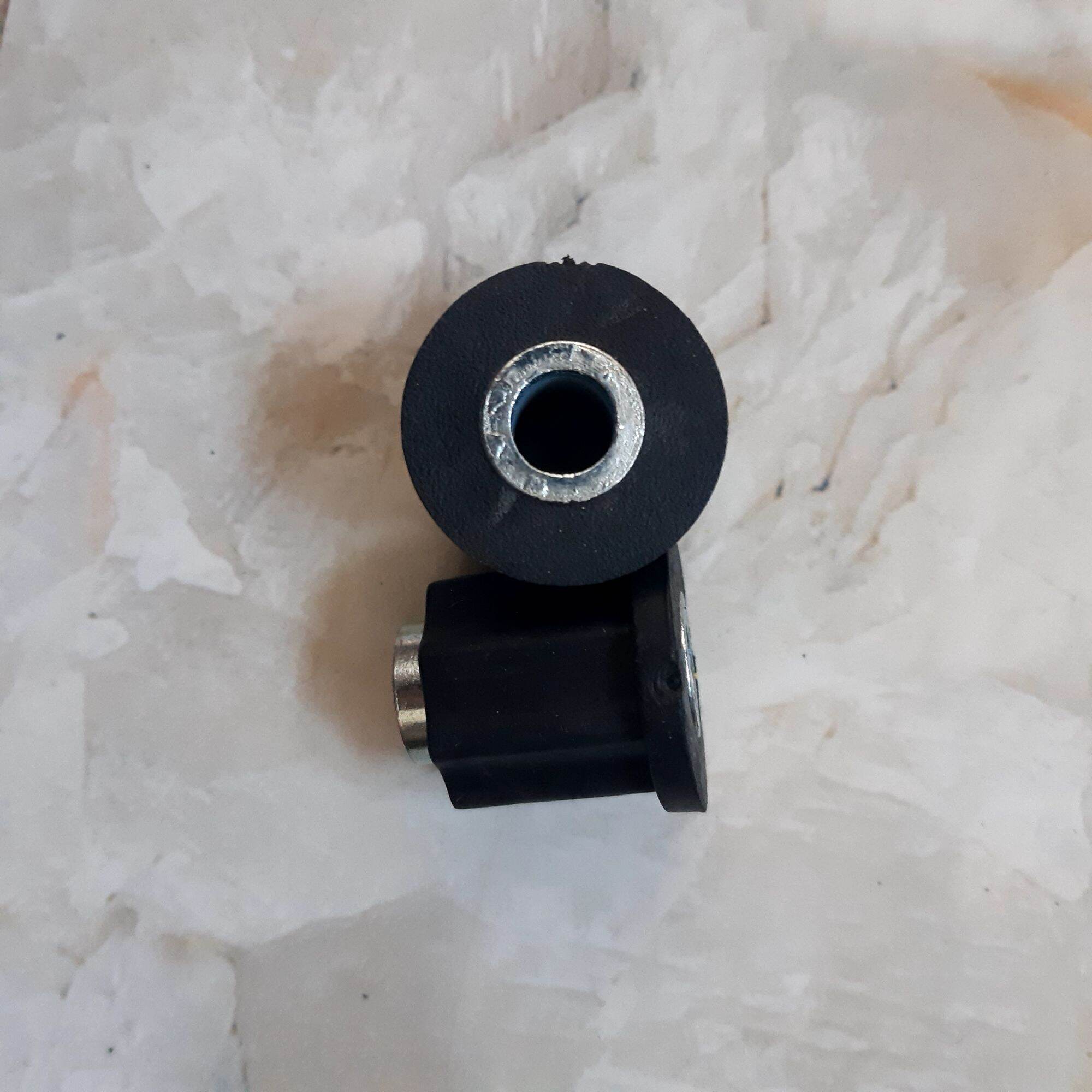 Cặp cao su treo máy xe Wave loại tốt.