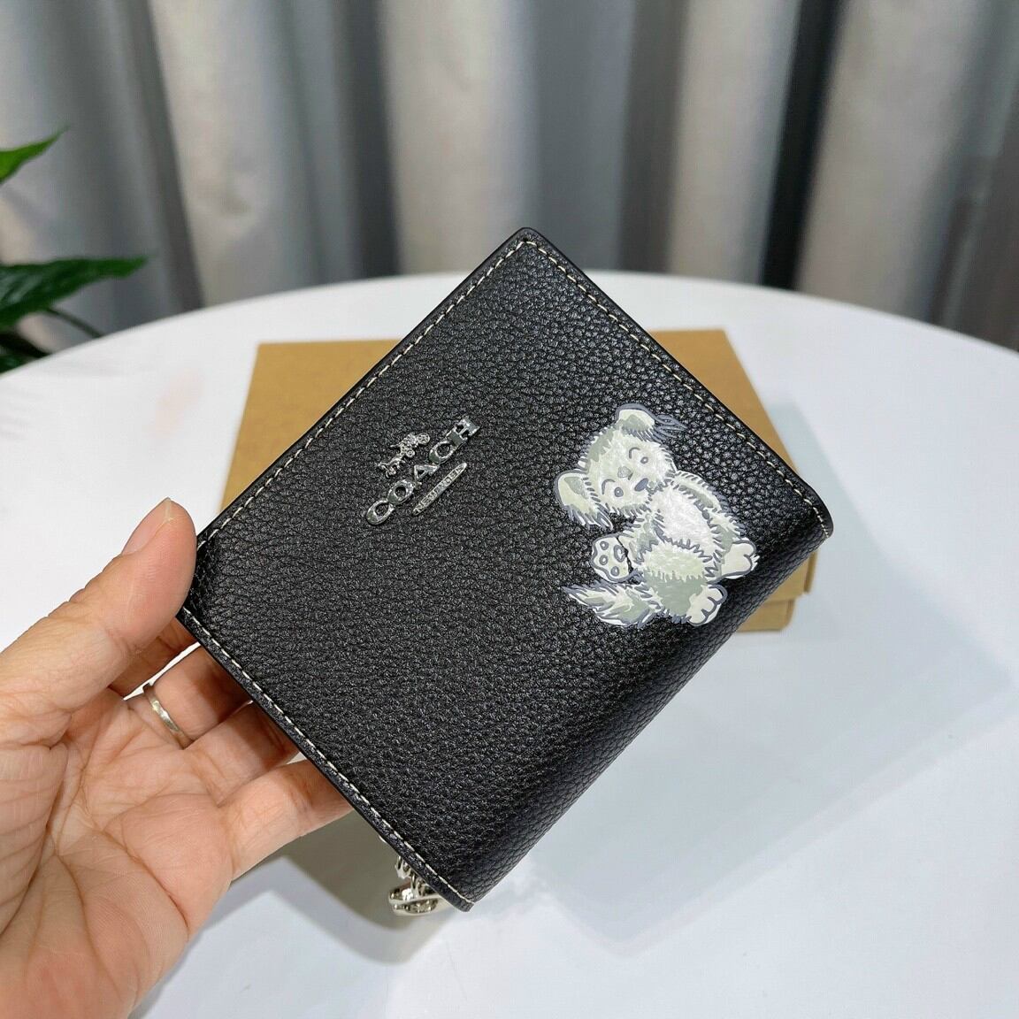 Ví Coach Snap Wallet With Dancing Kitten siêu cưng