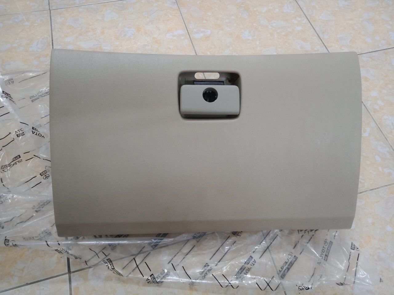 Hộc cốp phụ Toyota innova 2006-2015