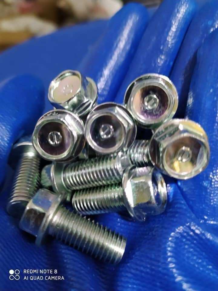 Bộ taro và 10 ốc dàn để chân xe máy