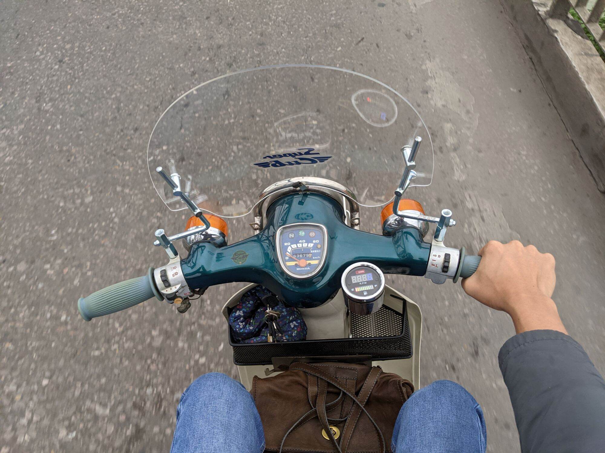 Kính chắn gió Asahi