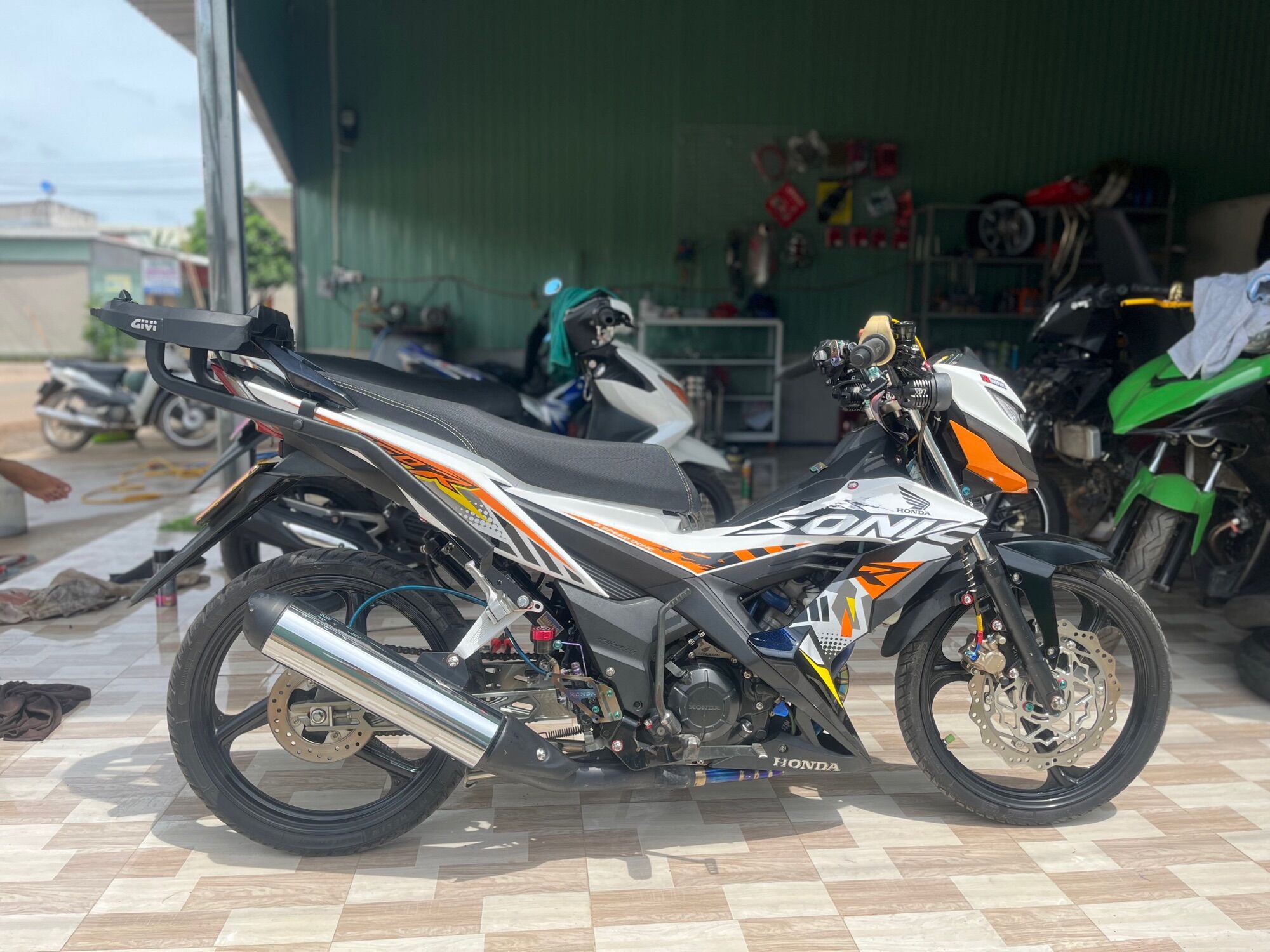 Baga Givi HRX cho xe Sonic