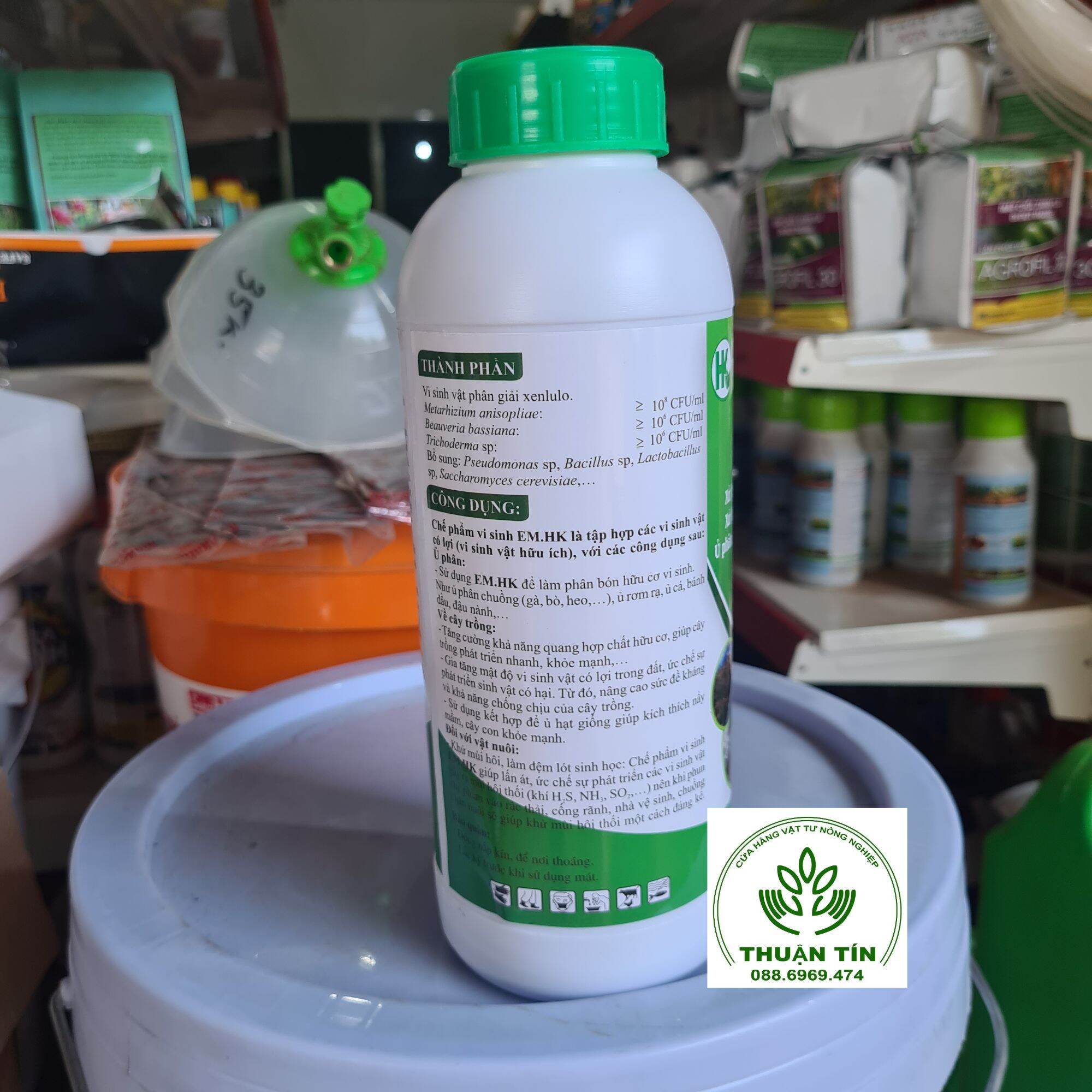 EM HK xử lý mùi hôi phân chuồng và ủ phân cá (1lit)