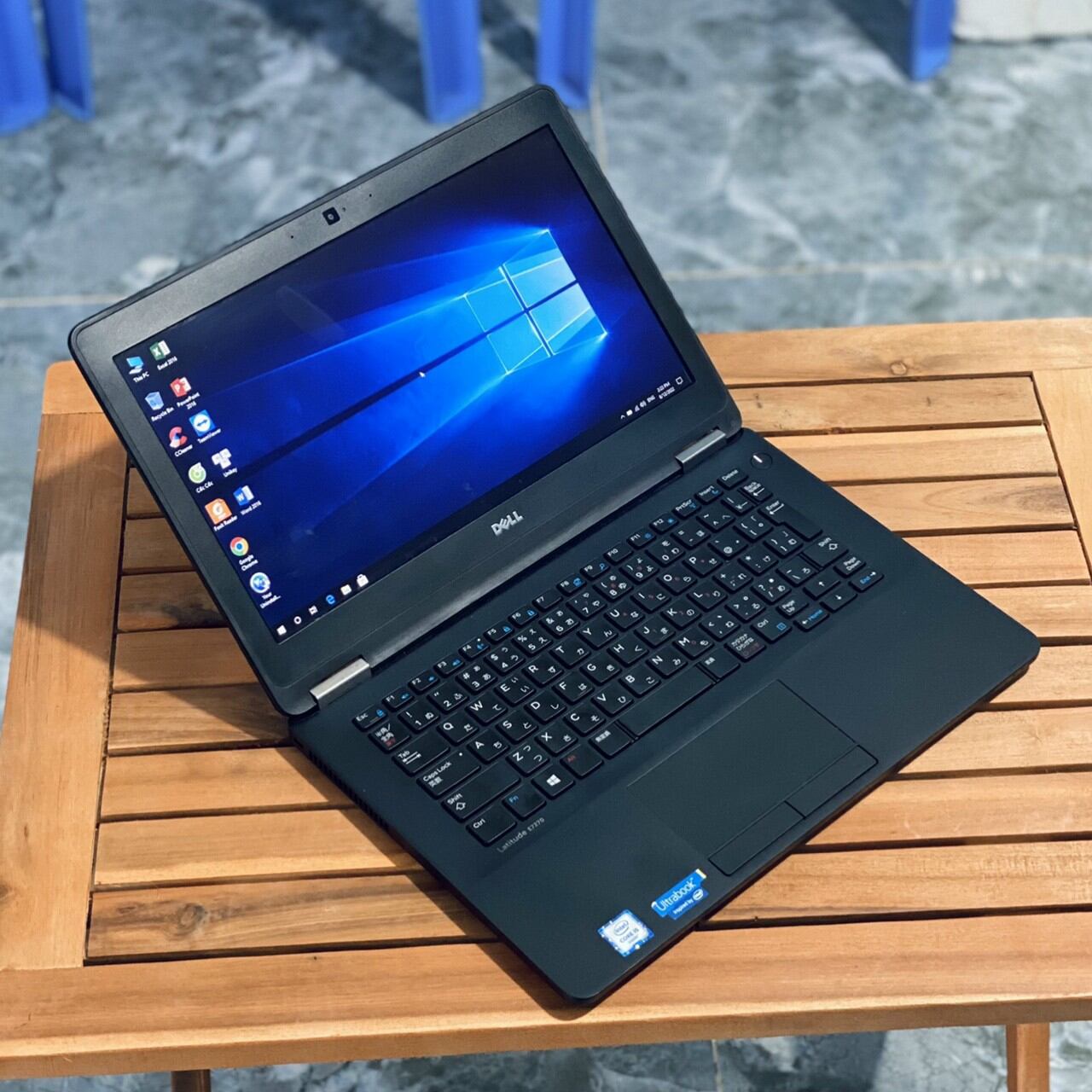 Dell Latitude E7270 / i5 6200U / Ram 8G / SSD 256G / Màn 12.5in HD / Sạc Ovan / Pin 4-5h Giá 5,000,000 Đồng*Miễn phí vận chuyển