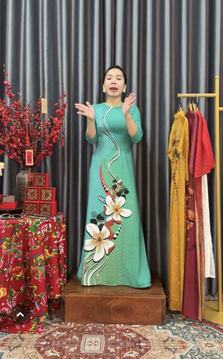 ÁO DÀI CỔ VUÔNG TAY BỒNG E2Q