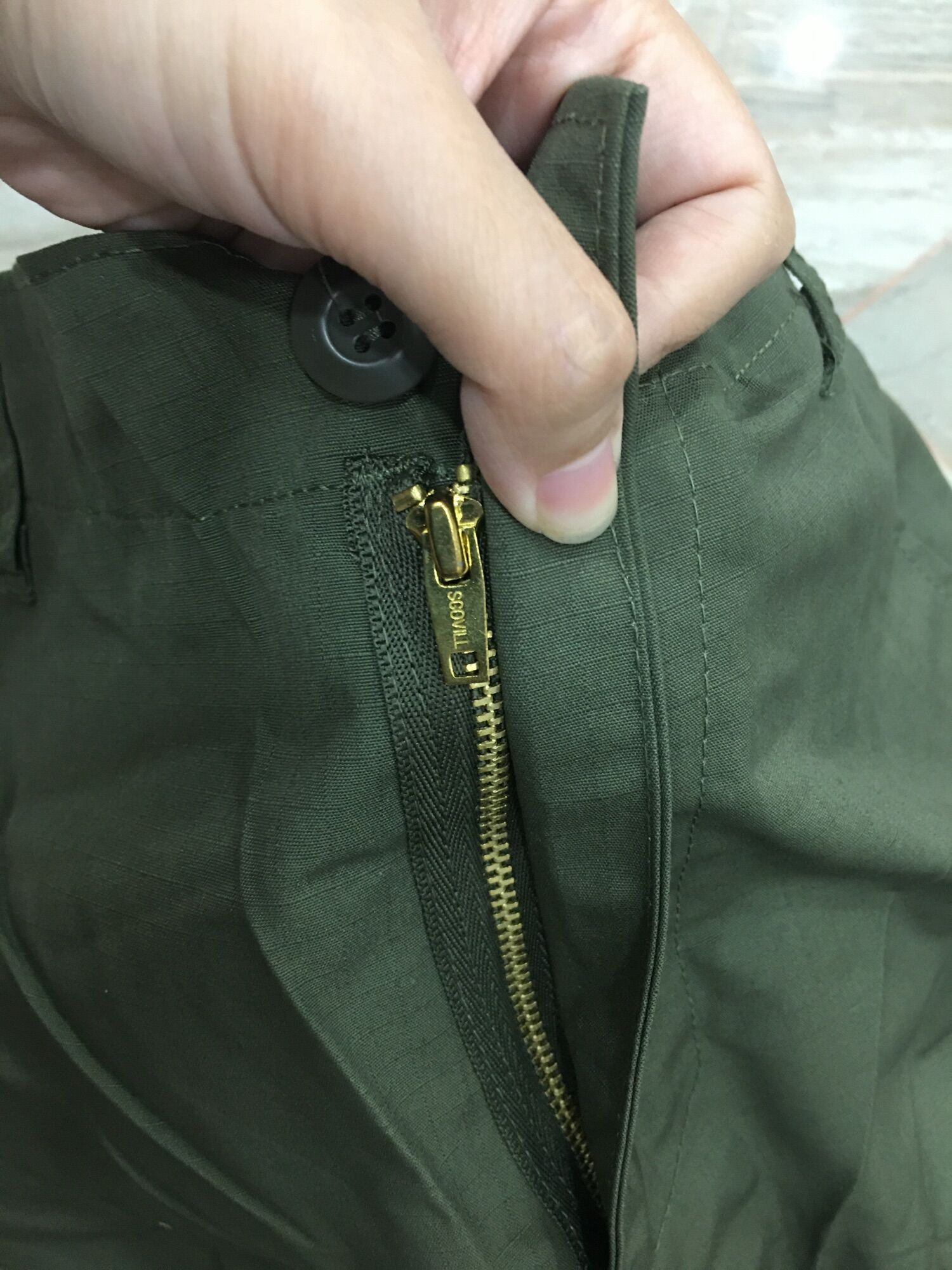 Quần túi chéo chất vải ka ro
