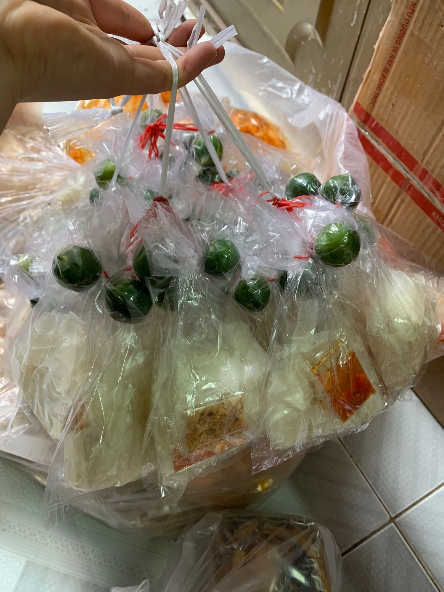 Bánh tráng xâu vò