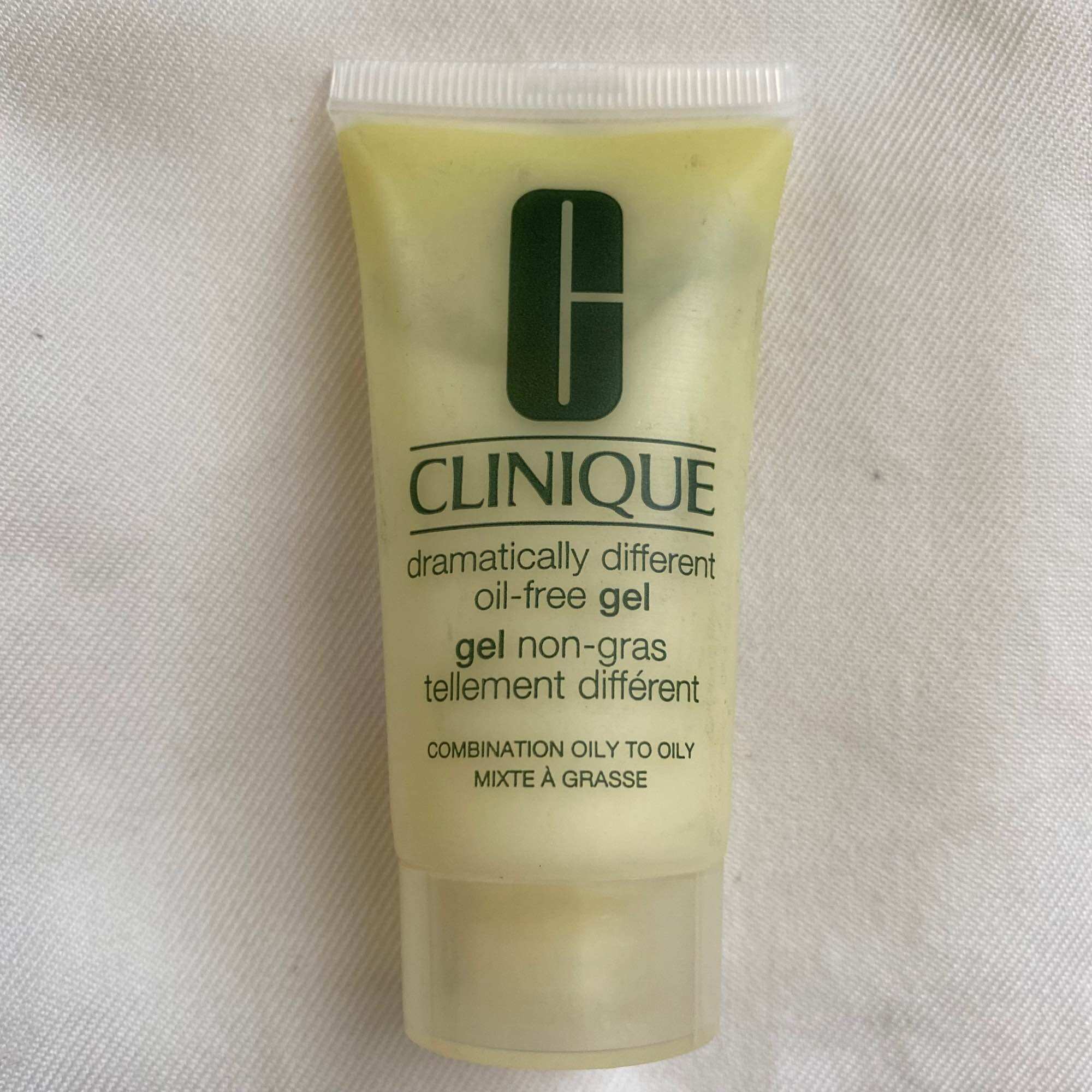 Gel dưỡng ẩm Clinique Dramatically Different Moisturizing Gel 30ml