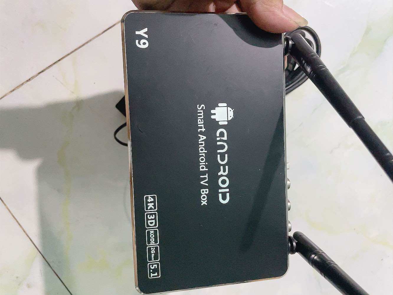 Đầu Android Box Y9 biến TV thường thành smart TV
