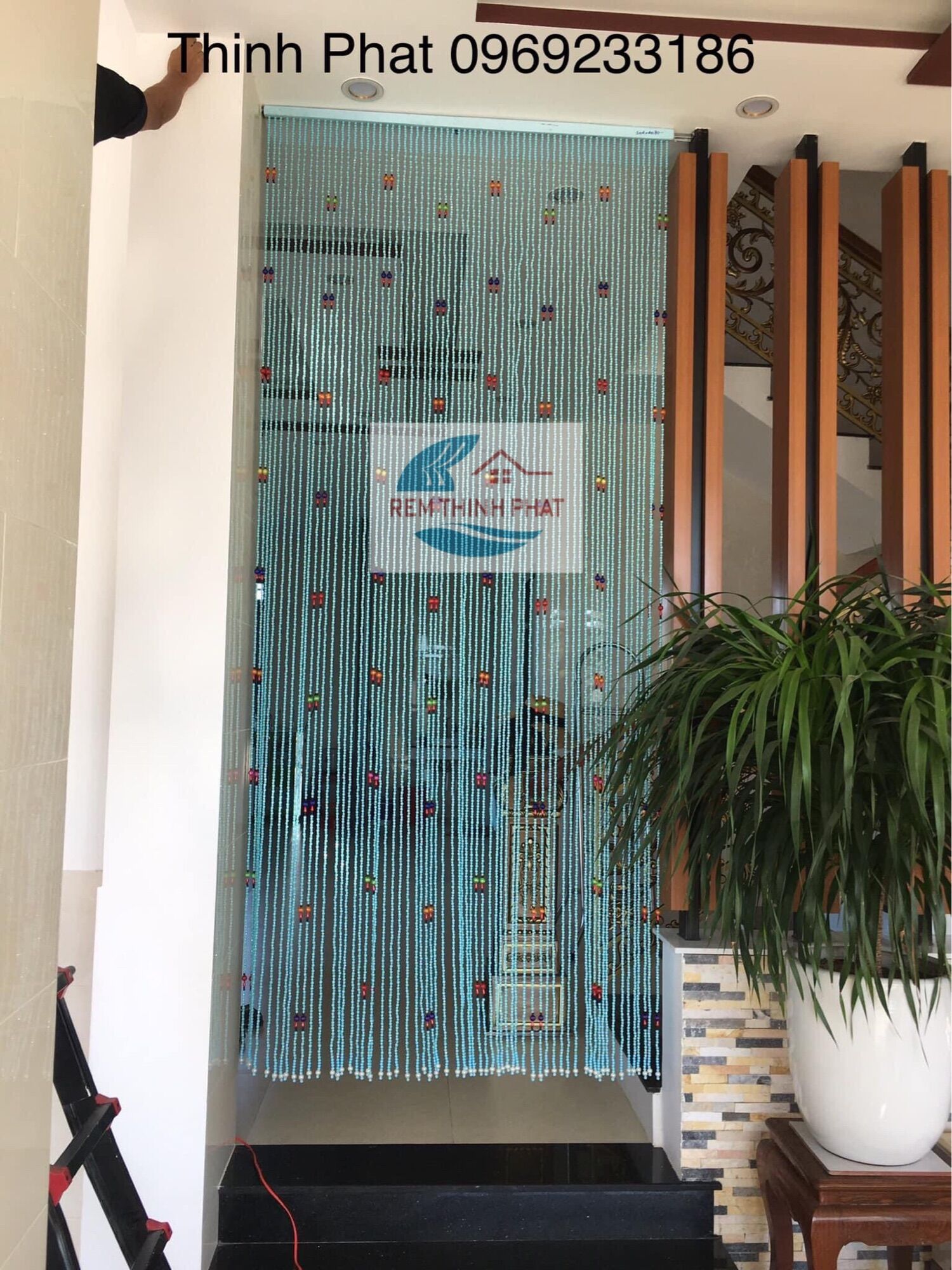 Rèm hạt nhựa trang trí cửa phòng khách mẫu " Xanh Hoa Rơi" Sang Trọng, Cực Chất