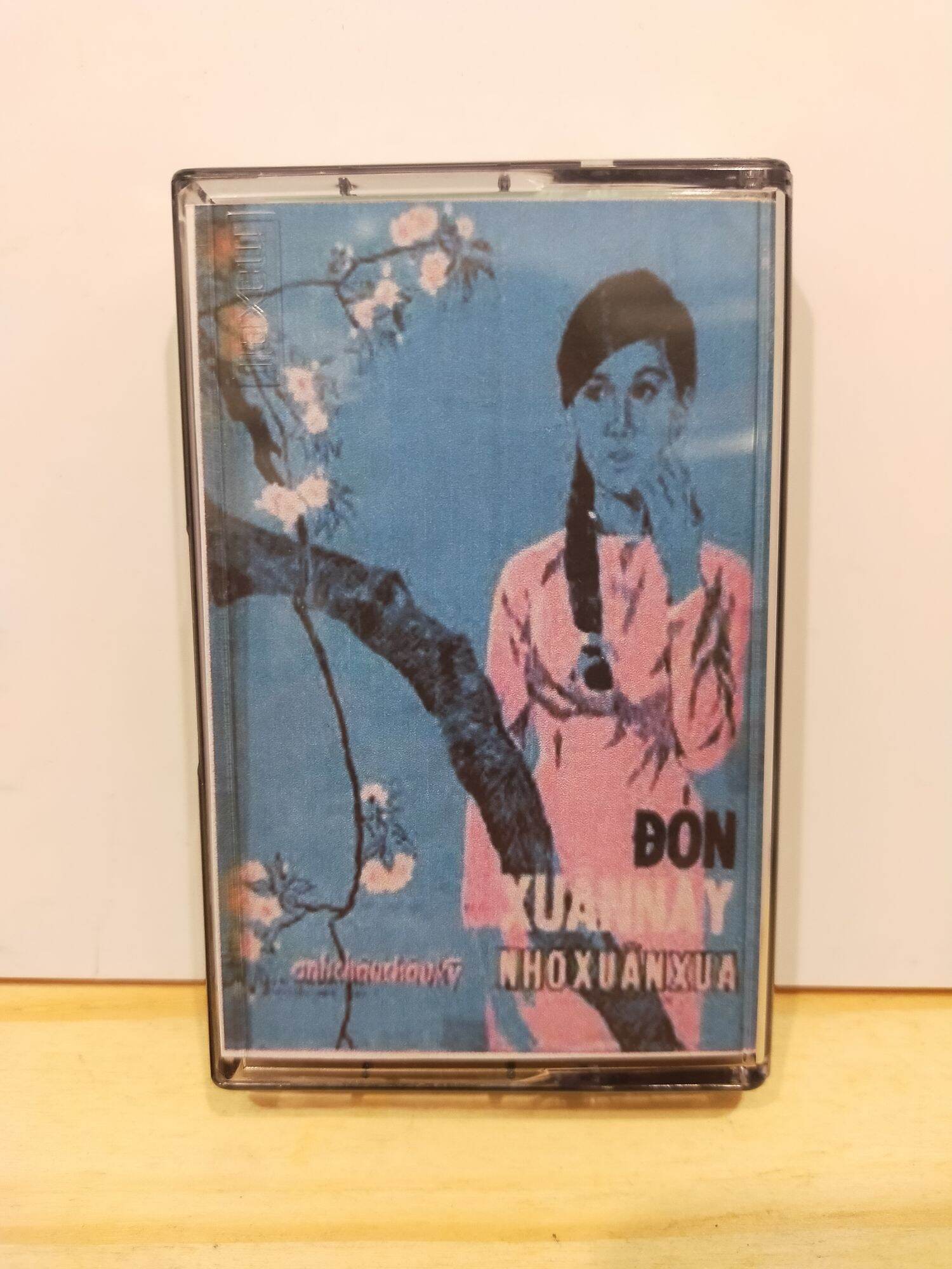 1 băng cassette maxell xl2 siêu xịn nhạc Xuân xưa tuyển chọn có tựa đề và tên ca sĩ ( lưu ý: đây là băng cũ