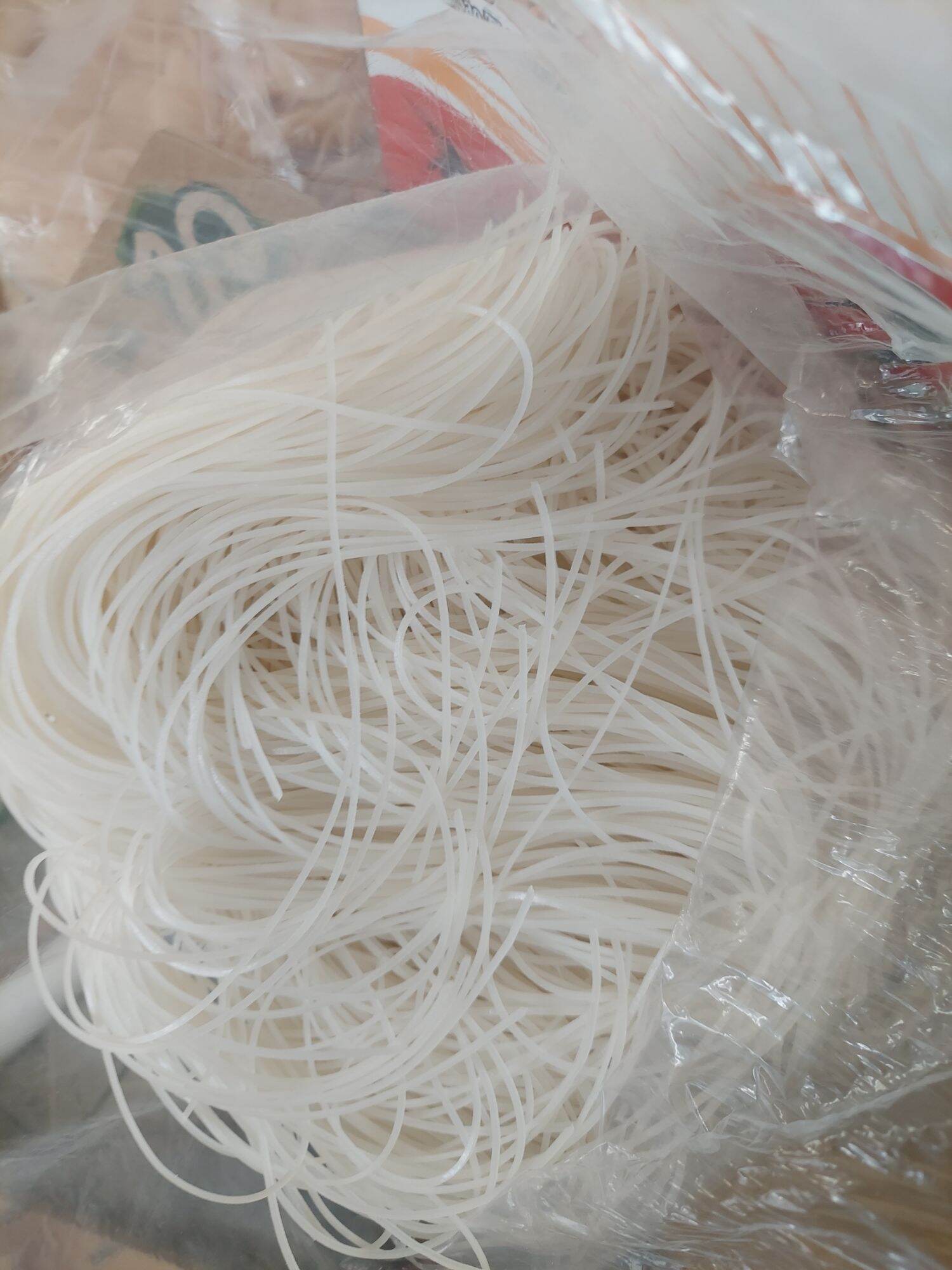 5kg hủ tiếu tươi sa đéc. Chỉ giao HCM, ĐN, BD, LA, TG, AG, TN,ĐT vì hàng có hsd ngắn do không hút chân không nên không giao xa được. Mong khách thông cảm!