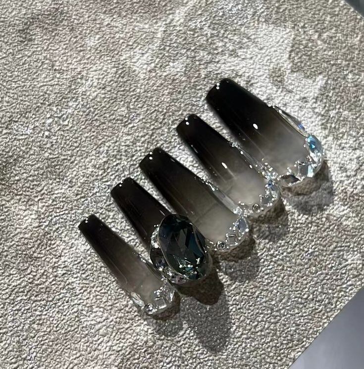 Nail box thiết kế màu thạch đen  đá sang chảnh mã 71