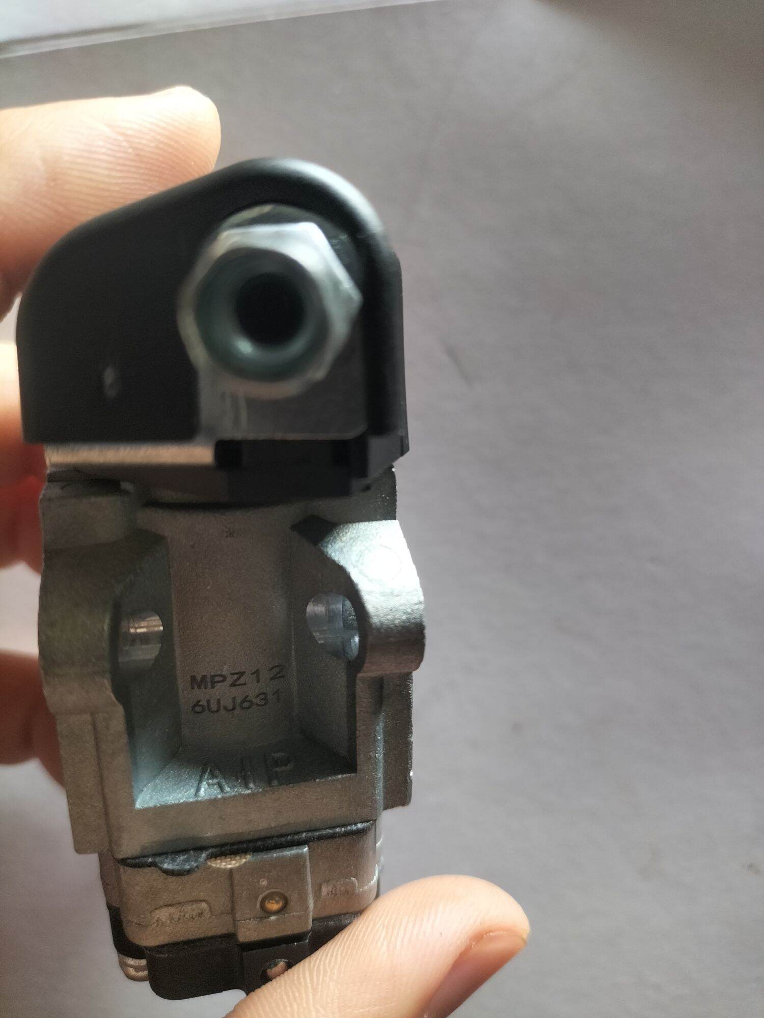 bình xăng con143/541 (bộ chế ) máy husqvana 143/541
