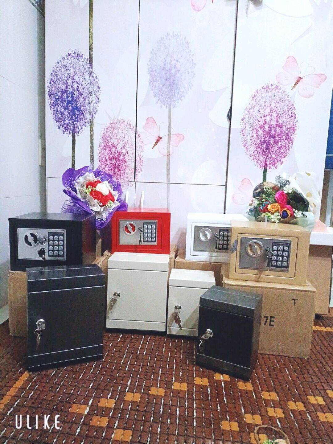 két sắt mini tiết kiệm tiền