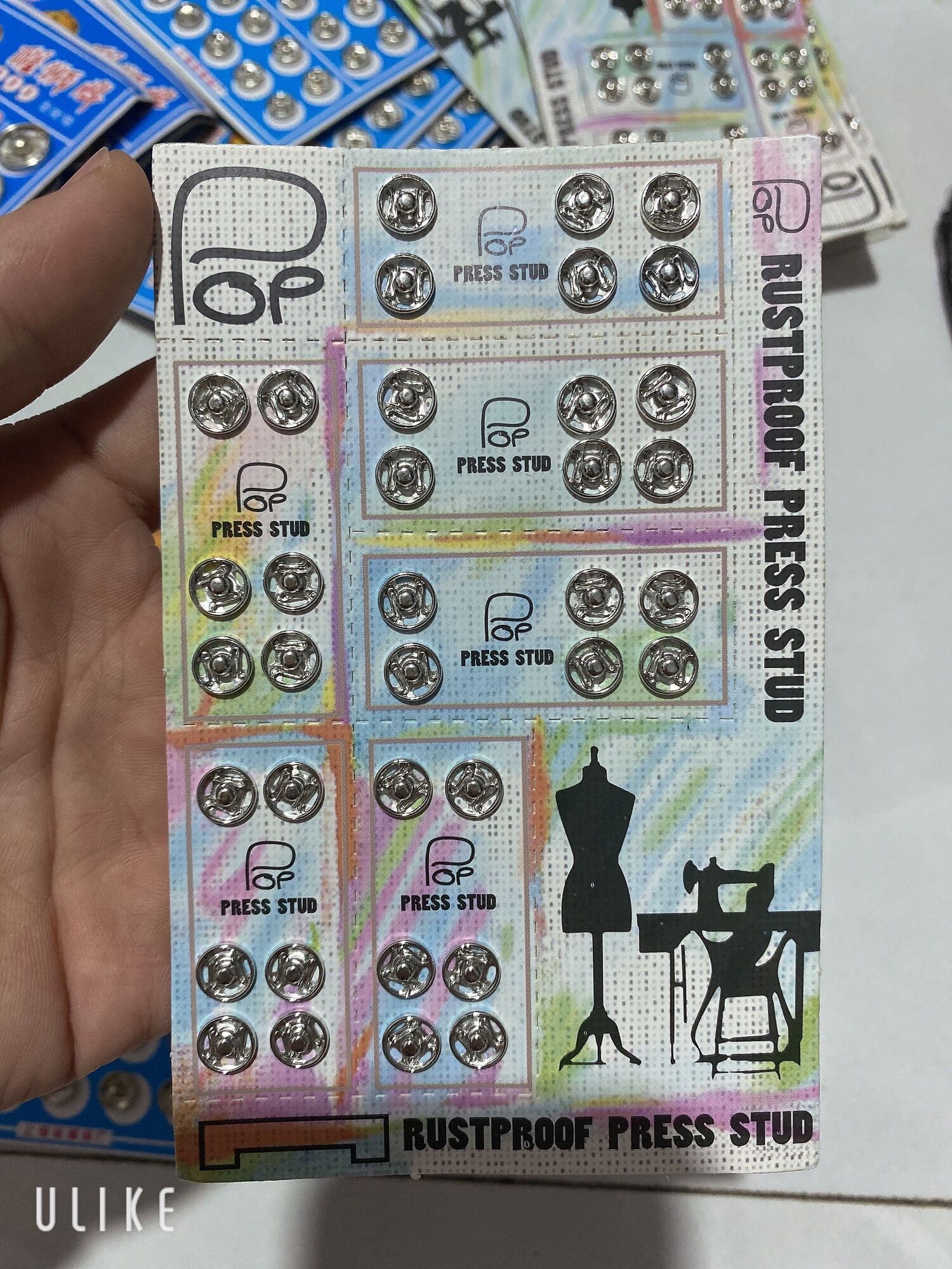 Vỉ cúc bấm khuy áo vỉ to,vỉ bé