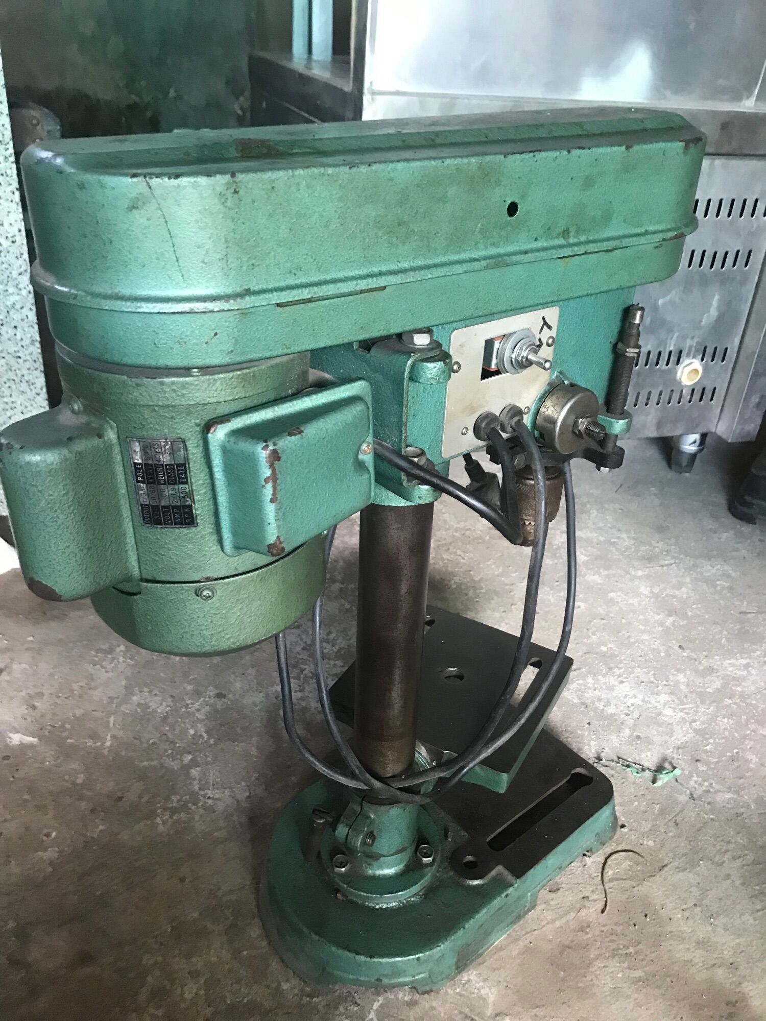 Khoan bàn bãi Nhật điện 110v zin đẹp , khoan được mũi 13ly
