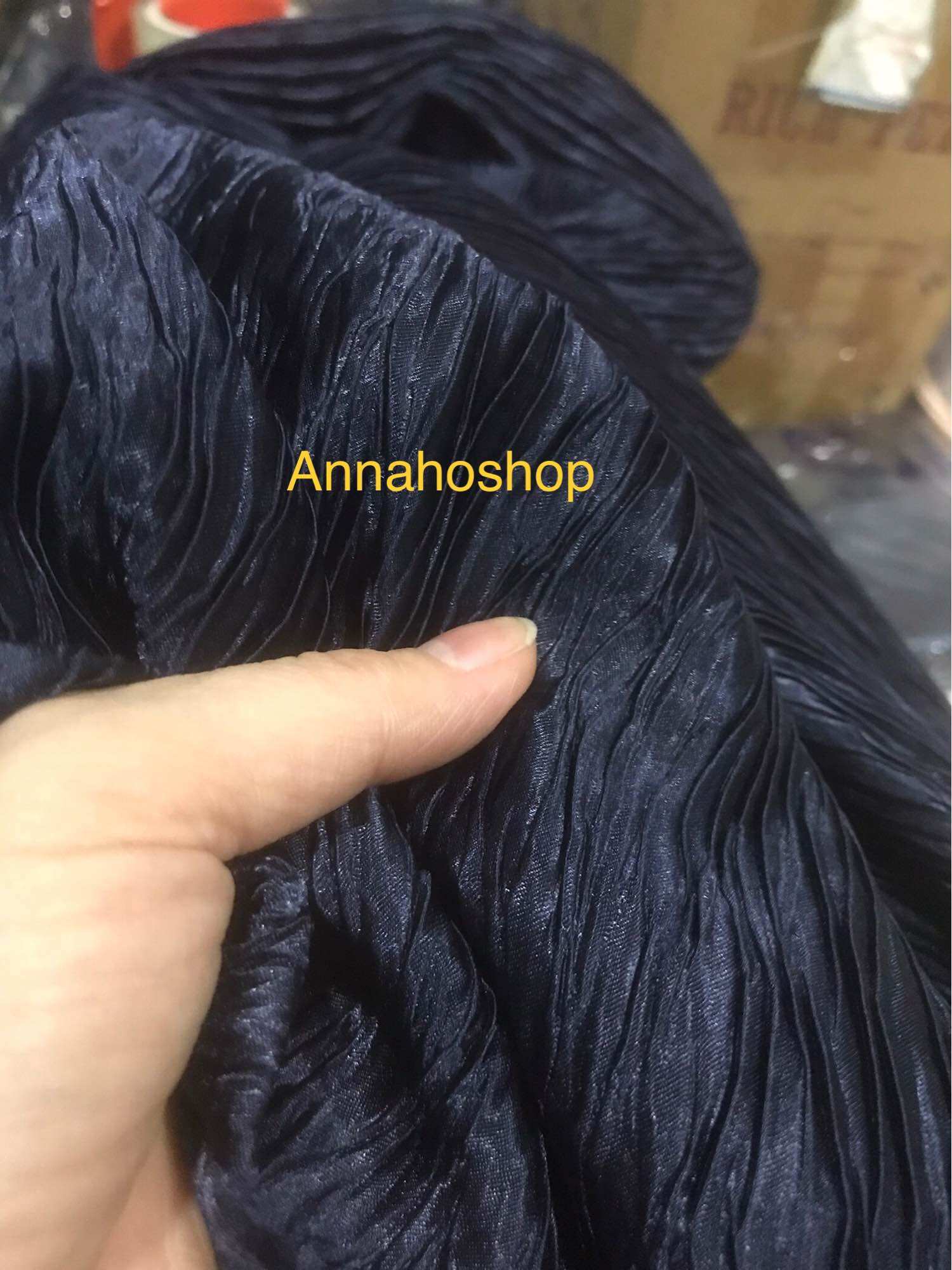 Vải Tafta dập nhăn màu xanh đen form đứng may đầm váy,đầm xoè thiết kế thời trang