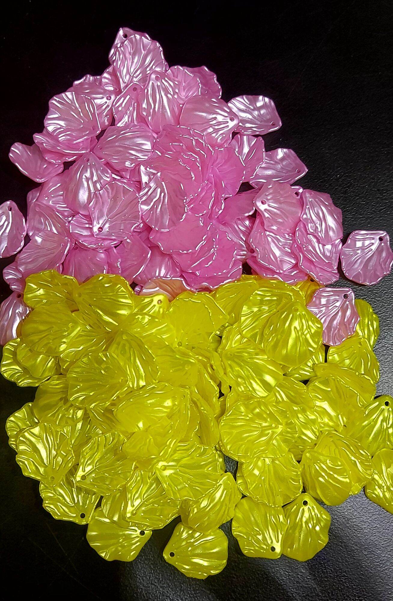 Cánh Hoa hồng nhỏ 1,7cm Hạt Acrylic