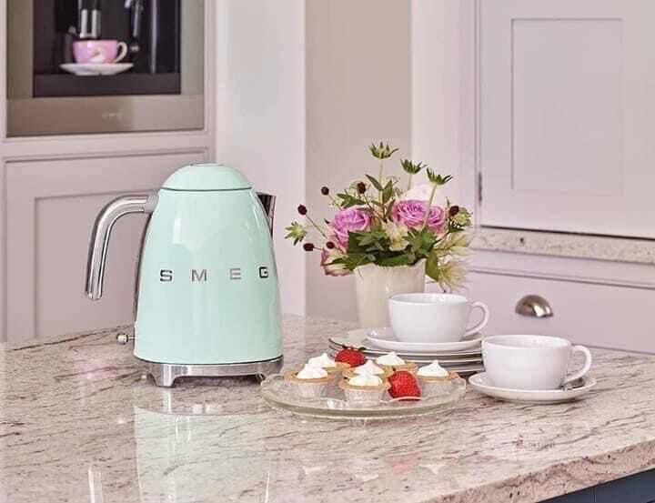 Ấm siêu tốc smeg klf03pgeu cao cấp bền đẹp màu xanh mint sang chảnh