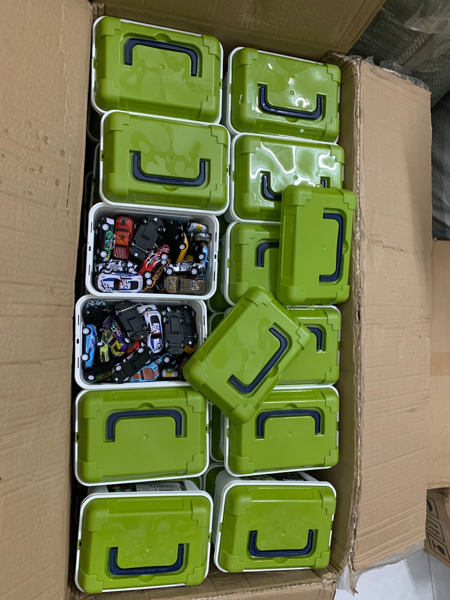 SET 30 Ô TÔ KÈM HỘP ĐỰNG CHO BÉ