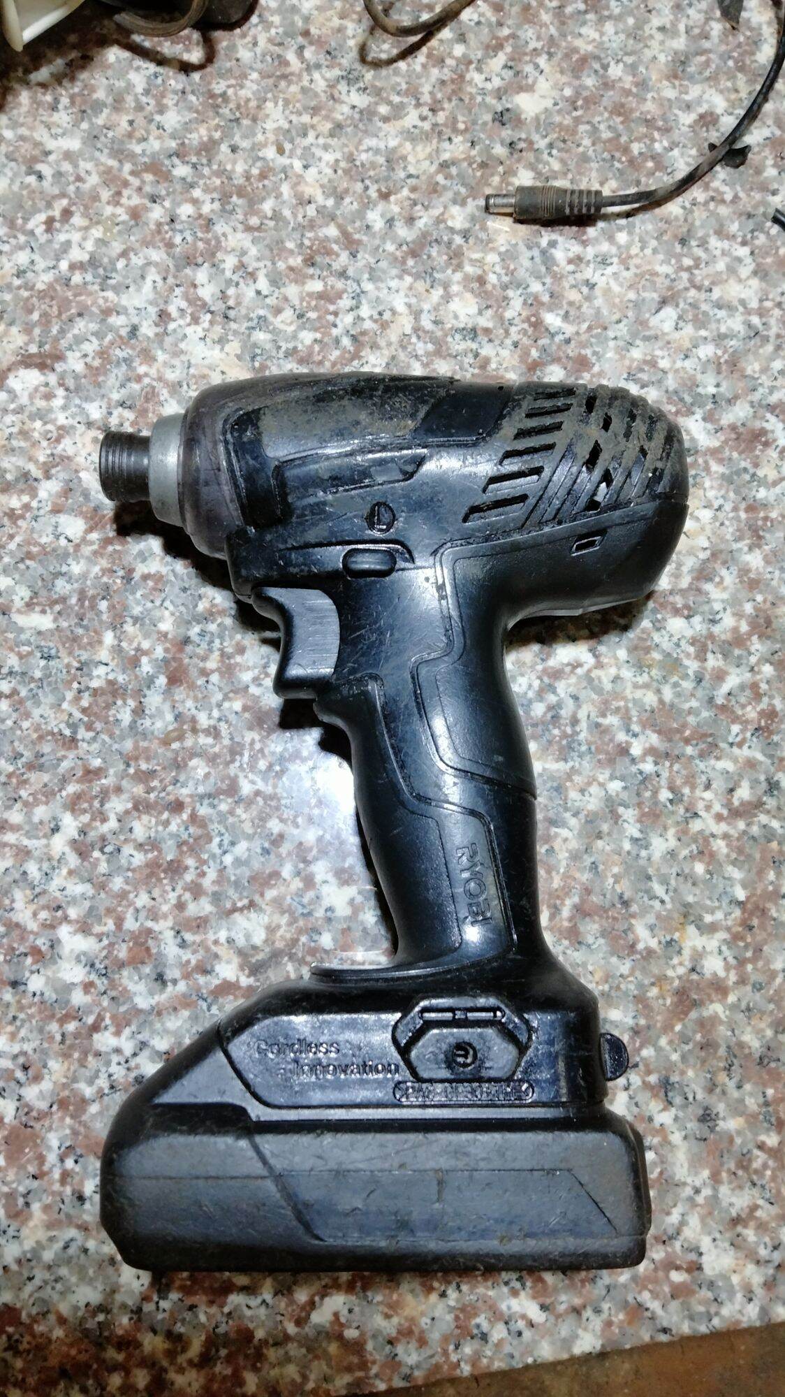 víc ryobi 18v