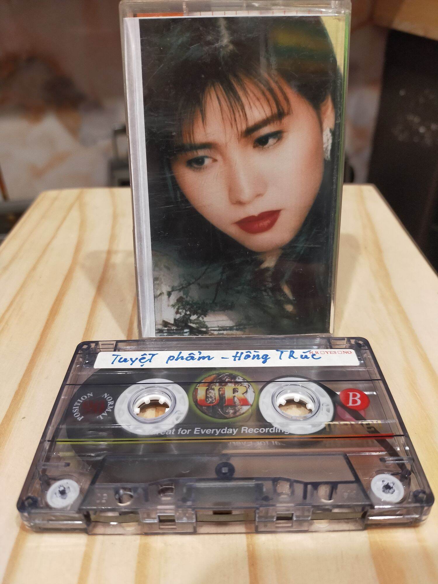 1 băng cassette maxell UR 90 phút tiếng hát ngọt ngào hồng trúc( lưu ý: đây là băng cũ