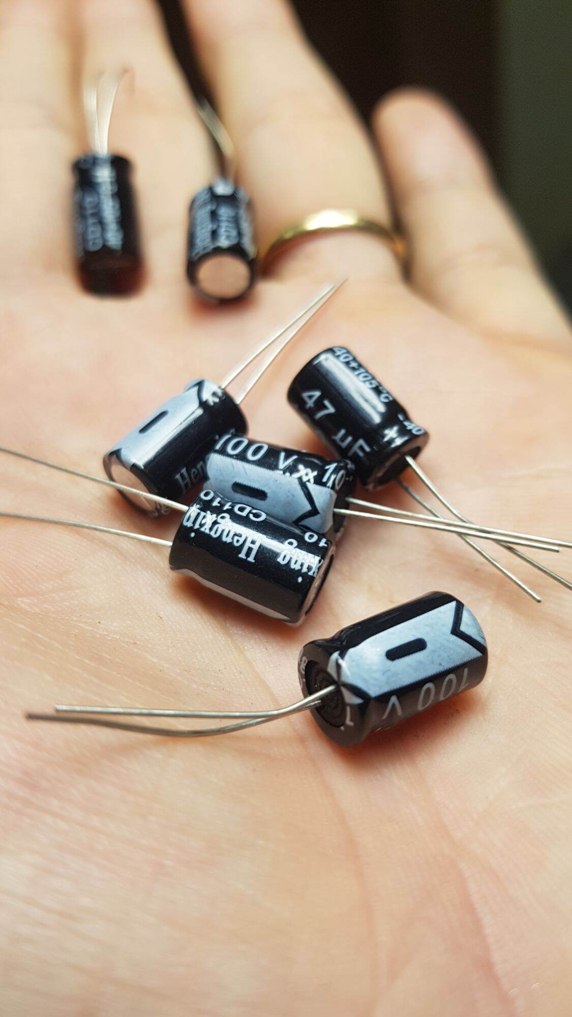 5 con tụ hóa 47uf 50v