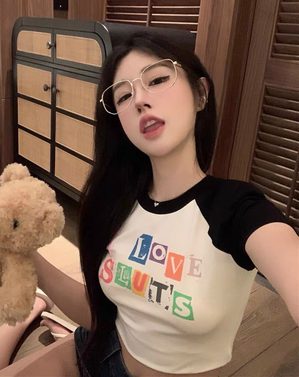 ÁO CROPTOP PHỐI CHỮ NHIỀU MÀU XINH LODE
