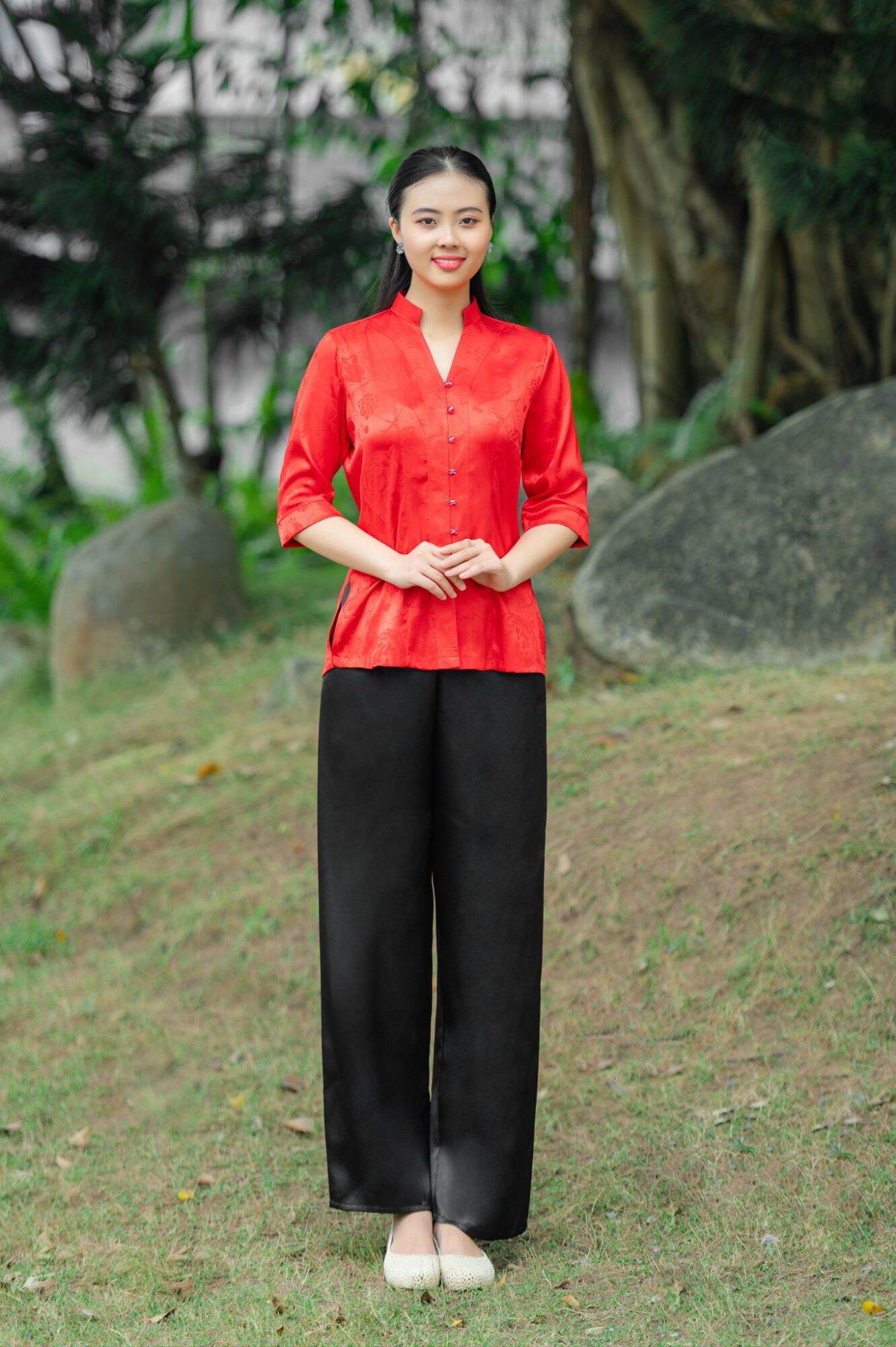 Đồ Lam Đi Chùa # Mẫu Bà Ba Gấm Cổ Trụ