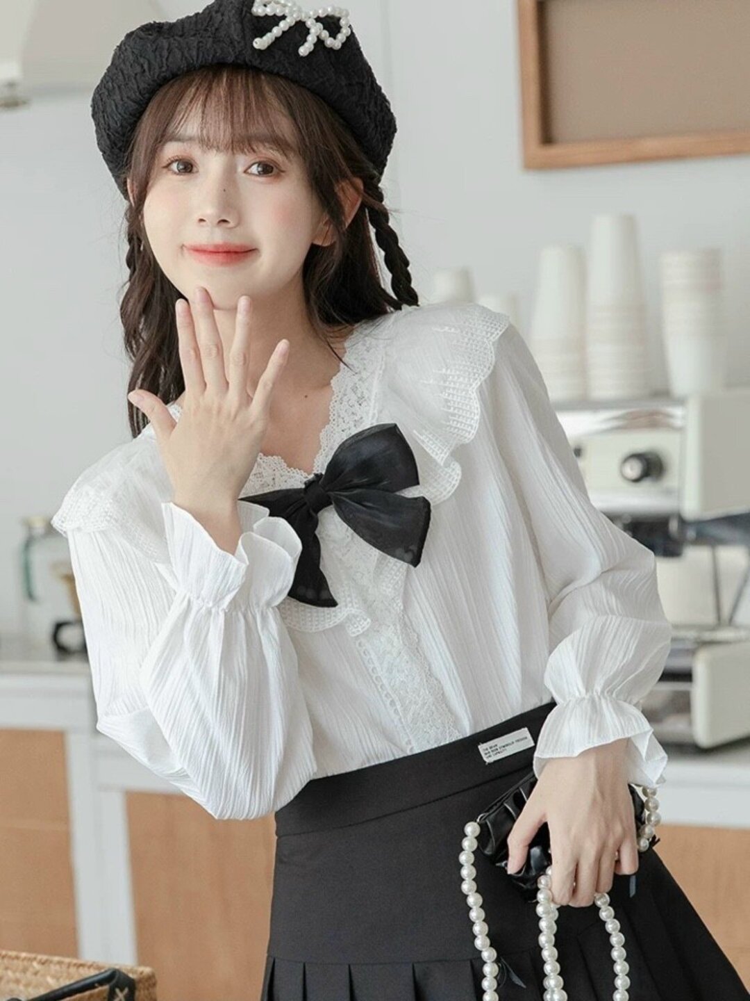 áo kiểu nữ cổ v phối ren nơ đen hàn quốc